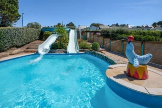 Camping De la Mer d'Iroise 4*, Camping 4* à Plomodiern (Finistère) - Location Mobil Home pour 4 personnes - Photo N°3