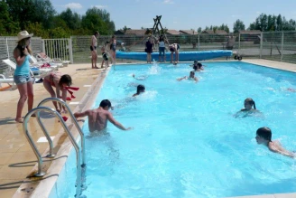 Camping Ile Cariot 3*, Camping 3* à Chaillé les Marais (Vendée) - Location Mobil Home pour 6 personnes - Photo N°2