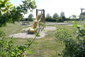 Camping Ile Cariot 3*, Camping 3* à Chaillé les Marais (Vendée) - Location Mobil Home pour 6 personnes - Photo N°10