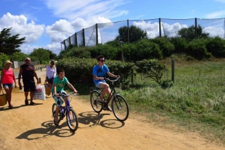 Camping La Conge 3*, Camping 3* à Saint Hilaire de Riez (Vendée) - Location Tente équipée pour 4 personnes - Photo N°9