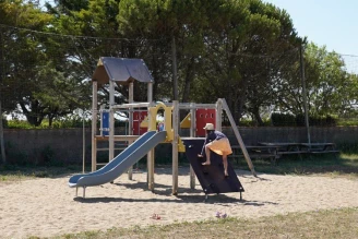 Camping La Corniche 3*, Camping 3* à Angoulins sur Mer (Charente Maritime) - Location Mobil Home pour 2 personnes - Photo N°16