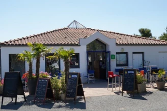 Camping La Corniche 3*, Camping 3* à Angoulins sur Mer (Charente Maritime) - Location Mobil Home pour 2 personnes - Photo N°20