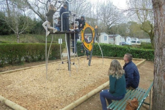 Camping La Joletière 3*, Camping 3* à Mervent (Vendée) - Location Tente équipée pour 4 personnes - Photo N°7
