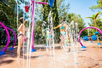 Camping La Sousta 4*, Camping 4* à Remoulins (Gard) - Location Mobil Home pour 4 personnes - Photo N°4