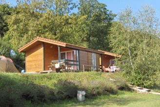 Camping Le Grand Cerf 4*, Camping 4* à Le Grand Serre (Drôme) - Location Chalet pour 5 personnes - Photo N°1