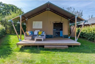 Camping Le Merval 3*, Camping 3* à Puyravault (Vendée) - Location Tente équipée pour 4 personnes - Photo N°13