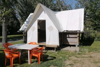 Camping Le Pavillon 3*, Camping 3* à La Mothe Achard (Vendée) - Location Tente équipée pour 4 personnes - Photo N°1