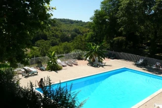 Camping Le Pech De Caumont 3*, Camping 3* à Cénac et Saint Julien (Dordogne) - Location Mobil Home pour 6 personnes - Photo N°3