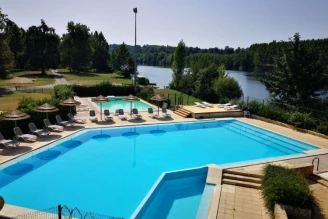 Camping Les Berges de la Dordogne 3*, Camping 3* à Trémolat (Dordogne) - Location Mobil Home pour 6 personnes - Photo N°3