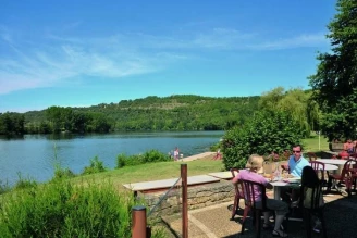 Camping Les Berges de la Dordogne 3*, Camping 3* à Trémolat (Dordogne) - Location Mobil Home pour 6 personnes - Photo N°11