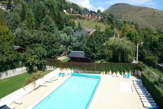 Camping Les Jardins d'Estavar 3*, Camping 3* à Estavar (Pyrénées Orientales) - Location Chalet pour 2 personnes - Photo N°2