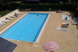 Camping Les Jardins d'Estavar 3*, Camping 3* à Estavar (Pyrénées Orientales) - Location Chalet pour 2 personnes - Photo N°3