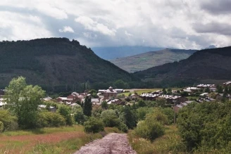 Camping Les Jardins d'Estavar 3*, Camping 3* à Estavar (Pyrénées Orientales) - Location Chalet pour 2 personnes - Photo N°6