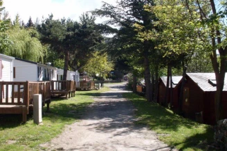 Camping Les Jardins d'Estavar 3*, Camping 3* à Estavar (Pyrénées Orientales) - Location Chalet pour 2 personnes - Photo N°7