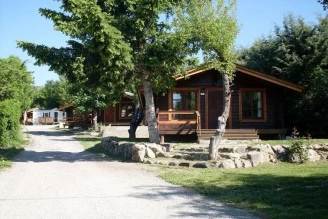 Camping Les Jardins d'Estavar 3*, Camping 3* à Estavar (Pyrénées Orientales) - Location Chalet pour 2 personnes - Photo N°10