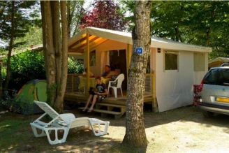 Camping Les Lacs de Courtès 3*, Camping 3* à Estang (Gers) - Location Tente équipée pour 4 personnes