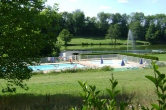 Camping Les Portes Du Morvan 4*, Camping 4* à Issy l'Évêque (Saône et Loire) - Location Chalet pour 6 personnes - Photo N°2