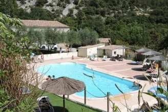 Camping Les Terrasses Provençales 3*, Camping 4* à Venterol (Drôme) - Location Mobil Home pour 5 personnes - Photo N°4