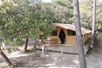 Camping Les Terrasses Provençales 3*, Camping 4* à Venterol (Drôme) - Location Tente équipée pour 4 personnes - Photo N°1