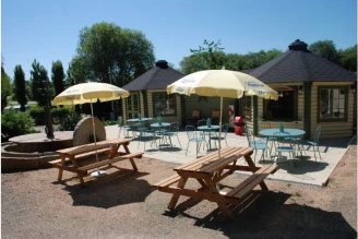 Camping Les Tournesols 3*, Camping 3* à Le Grez (Sarthe) - Location Mobil Home pour 4 personnes - Photo N°9