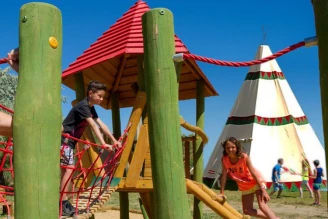 Camping Méditerranée Plage 4*, Camping 4* à Vias (Hérault) - Location Mobil Home pour 4 personnes - Photo N°5