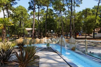 Camping Ocean Vacances 4*, Camping 4* à Saint Georges de Didonne (Charente Maritime) - Location Tente équipée pour 4 personnes - Photo N°5