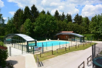 Camping Sous Doriat 3*, Camping 3* à Monnet la Ville (Jura) - Location Mobil Home pour 4 personnes - Photo N°4