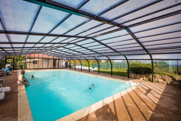 Camping La Grappe Fleurie 5*, Camping 5* à Fleurie (Rhône) - Location Tente équipée pour 5 personnes - Photo N°2