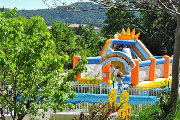 Camping Les Terrasses Provençales 3*, Camping 4* à Venterol (Drôme) - Location Tente équipée pour 4 personnes - Photo N°7