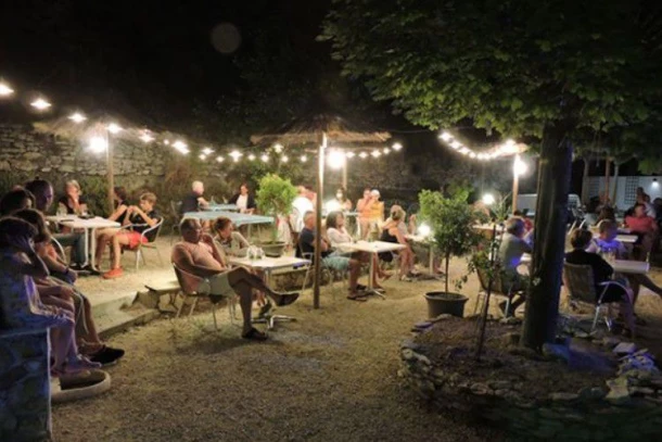 Camping Les Terrasses Provençales 3*, Camping 4* à Venterol (Drôme) - Location Tente équipée pour 4 personnes - Photo N°13