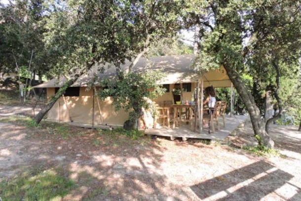 Camping Les Terrasses Provençales 3*, Camping 4* à Venterol (Drôme) - Location Tente équipée pour 4 personnes - Photo N°19