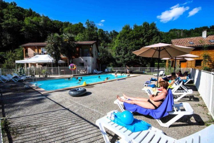 Camping Flower camping L'Arize 4*, Camping 4* à La Bastide de Sérou (Ariège) - Location Mobil Home pour 8 personnes - Photo N°6