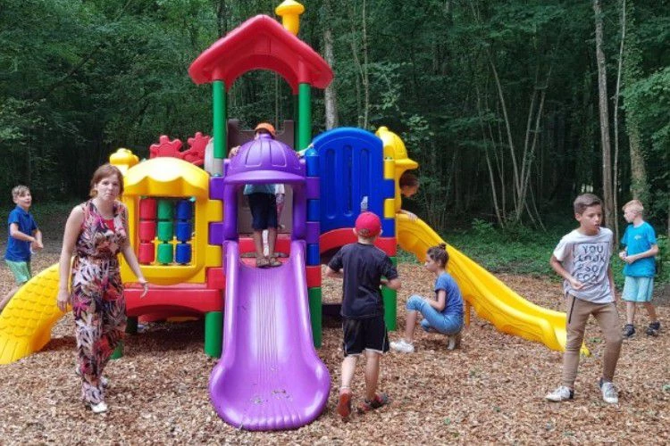 Camping Flower camping L'Arize 4*, Camping 4* à La Bastide de Sérou (Ariège) - Location Mobil Home pour 8 personnes - Photo N°9