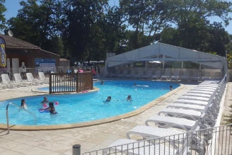 Camping La Cailletière 3*, Camping 3* à Dolus d'Oléron (Charente Maritime) - Location Tente équipée pour 4 personnes - Photo N°2