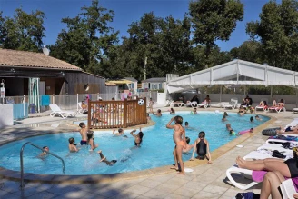 Camping La Cailletière 3*, Camping 3* à Dolus d'Oléron (Charente Maritime) - Location Tente équipée pour 4 personnes - Photo N°18