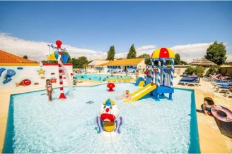 Camping La Guichardiere 3*, Camping 3* à La Plaine sur Mer (Loire Atlantique) - Location Mobil Home pour 3 personnes - Photo N°2