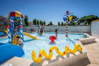 Camping La Guichardiere 3*, Camping 3* à La Plaine sur Mer (Loire Atlantique) - Location Mobil Home pour 3 personnes - Photo N°3