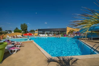 Camping Le Bel Air 5*, Camping 5* à Château d'Olonne (Vendée) - Location Mobil Home pour 5 personnes - Photo N°2