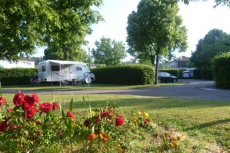 Camping de Vittel 3*, Camping 3* à Vittel (Vosges) - Location Cabane pour 2 personnes - Photo N°4