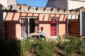 Domaine de Bacchus 3*, Camping 3* à Saint Christol (Vaucluse) - Location Villa pour 2 personnes