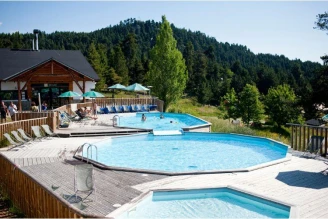 Camping Huttopia Font-Romeu 3*, Camping 3* à Font Romeu Odeillo Via (Pyrénées Orientales) - Location Tente équipée pour 5 personnes - Photo N°2