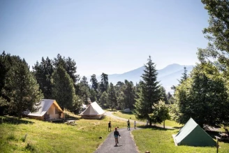 Camping Huttopia Font-Romeu 3*, Camping 3* à Font Romeu Odeillo Via (Pyrénées Orientales) - Location Tente équipée pour 5 personnes - Photo N°10