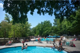 Camping Huttopia Le Moulin 3*, Camping 3* à Saint Martin d'Ardèche (Ardèche) - Location Tente équipée pour 5 personnes - Photo N°2