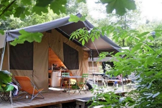 Camping Huttopia Le Moulin 3*, Camping 3* à Saint Martin d'Ardèche (Ardèche) - Location Tente équipée pour 5 personnes - Photo N°1