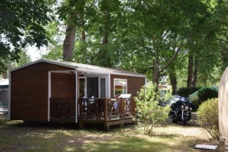 Camping La Chesnays 4* , Camping 4* à Vendays Montalivet (Gironde) - Location Mobil Home pour 4 personnes - Photo N°1