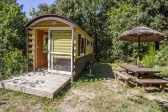 Camping La Marette 3*, Camping 3* à Joannas (Ardèche) - Location Roulotte pour 4 personnes - Photo N°1