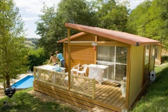 Camping Le Bourdieu 3*, Camping 3* à Durfort (Ariège) - Location Chalet pour 4 personnes - Photo N°1