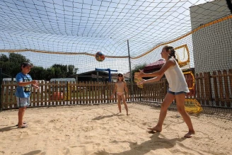 Camping Le Maine 4*, Camping 4* à Grand Village Plage (Charente Maritime) - Location Mobil Home pour 4 personnes - Photo N°4