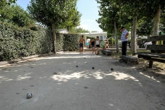 Camping Le Maine 4*, Camping 4* à Grand Village Plage (Charente Maritime) - Location Mobil Home pour 4 personnes - Photo N°5