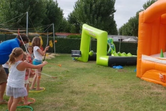 Camping Le Maine 4*, Camping 4* à Grand Village Plage (Charente Maritime) - Location Mobil Home pour 4 personnes - Photo N°11
